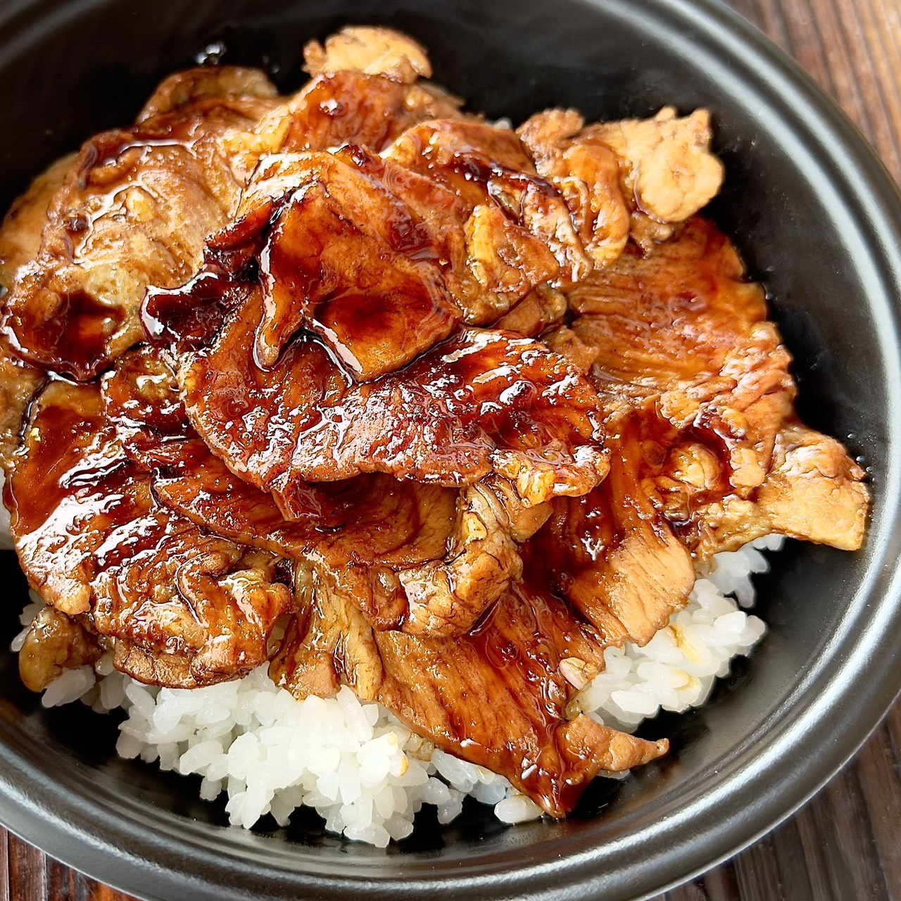 ナカタノコブタ